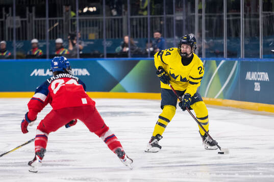 Ebba Hedqvist of Sweden in the women's ice hockey quarter