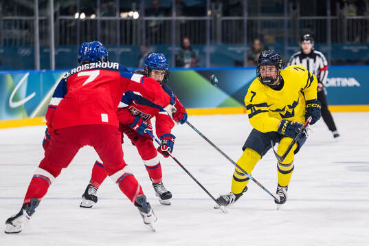 Mira Jungåker of Sweden and Klara Hymlarova of Czech