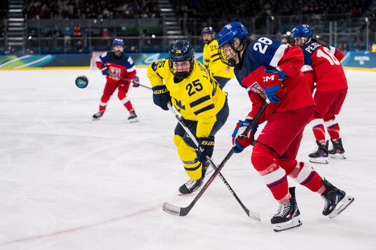 Lina Ljungblom of Sweden and Noemi Neubauerova of Czech