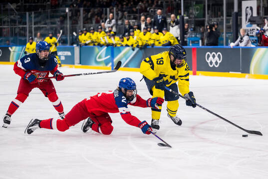 Aneta Tejralova of Czech Republic and Sara Hjalmarsson of