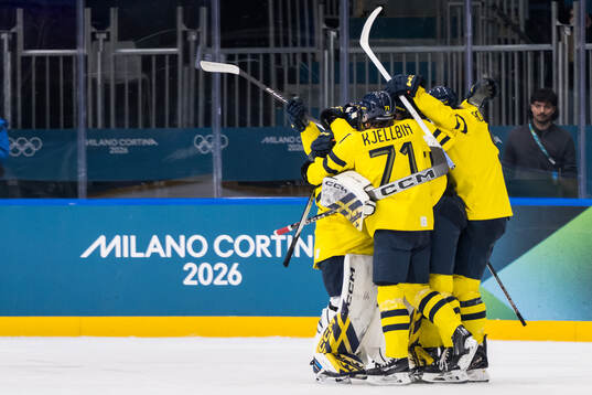 Hilda Svensson, goaltender Ebba Svensson Träff and Anna
