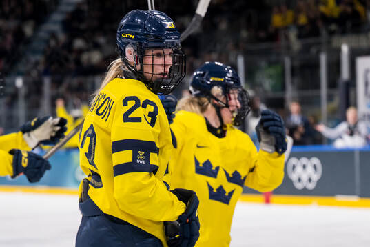 Thea Johansson of Sweden in the women's ice hockey quarter