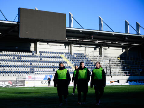 AIKs Nellie Eriksen Yasseri, Janelle Yilmaz och Fanny Ahlin