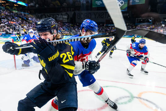 Bläddra bland fler bilder av 2026 Winter Olympics, Day 8, Men’s Ice Hockey, Sweden - Slovakia