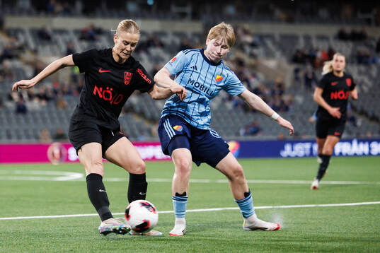 Brommapojkarnas Adelina Engman och Djurgårdens Olivia