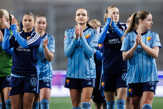 Djurgårdens Selma Larsen Svendsen med lagkamrater