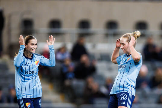 Djurgårdens Johanna Renmark och Maria Olafsdottir Gros