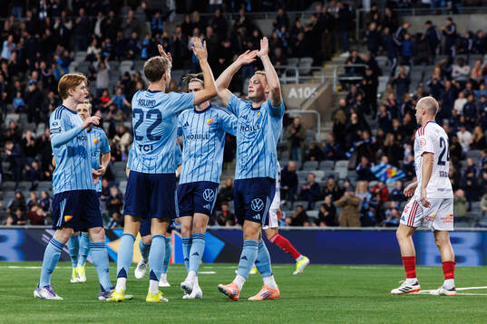 Djurgårdens Kristian Lien jublar med Patric Åslund, Max