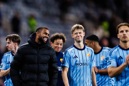 Djurgårdens Leon Hien och Patric Åslund jublar