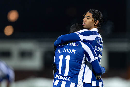 Göteborgs Sebastian Clemmensen och Saidou Alioum jublar