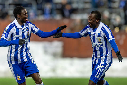 Göteborgs Imam Jagne och Saidou Alioum jublar