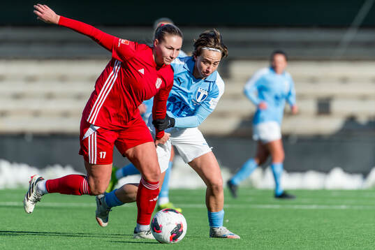 Piteås Selina Henriksson och Malmö FFs Miljana Ivanovic