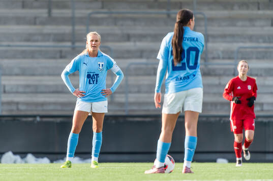 Malmö FFs Nellie Lilja och Alexia Mitkovska deppar