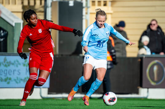 Piteås Sharon Sampson och Malmö FFs Nathalie Hoff Persson