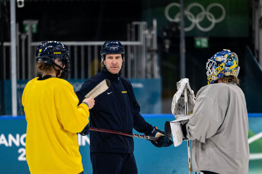 Goaltender coach Ola Kahem at an ice hockey practice session