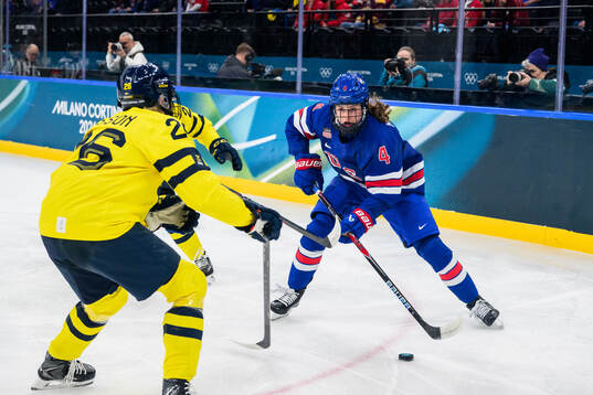 Caroline Harvey of USA in the women's ice hockey semifinal