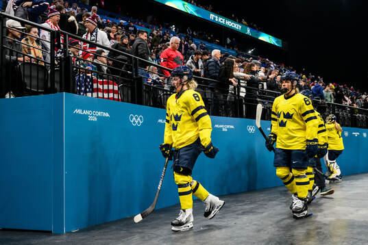 Hilda Svensson and Nicole Hall of Sweden in the women's ice