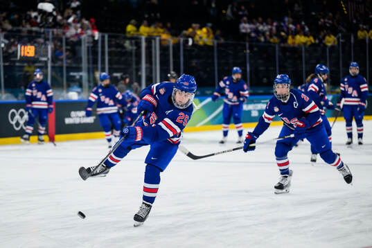 Alex Carpenter and Hilary Knight of USA
