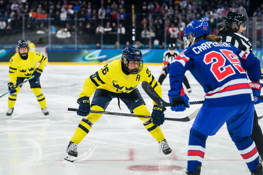 Hanna Olsson of Sweden and Alex Carpenter of USA in the