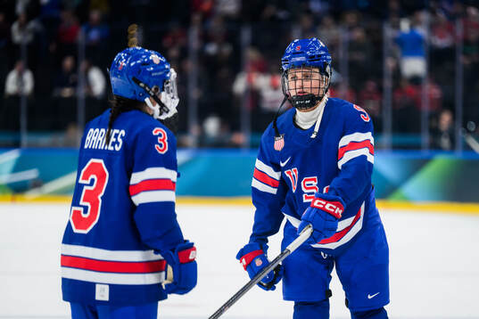 Cayla Barnes and Kirsten Simms of USA in the women's ice