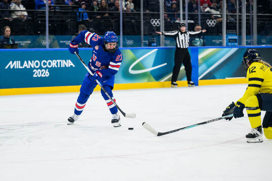 Hannah Bilka of USA and Maja Nylén Persson of Sweden in