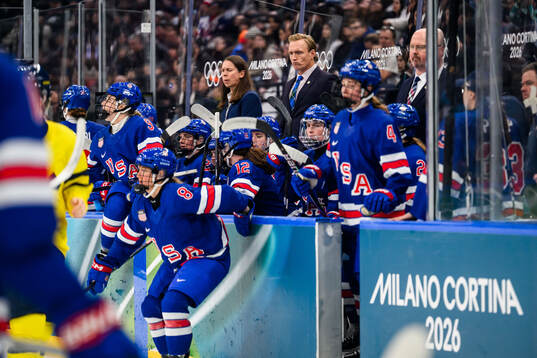 Head coach John Wroblewski of USA in the women's ice hockey