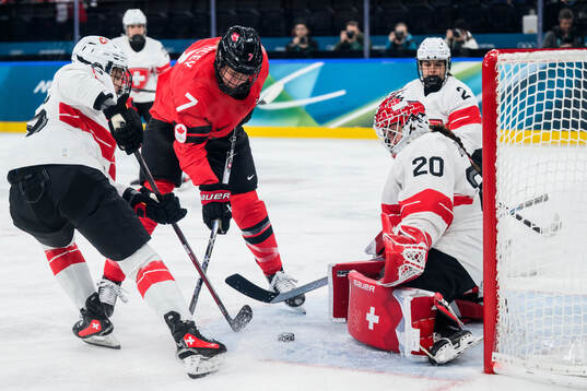 Laura Stacey of Canada against Nicole Vallario and