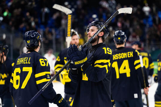 Adrian Kempe of Sweden celebrates