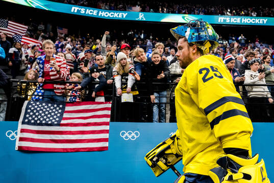 Bläddra bland fler bilder av 2026 Winter Olympics, Day 12, Men's Ice Hockey, Quarterfinal, USA - Sweden