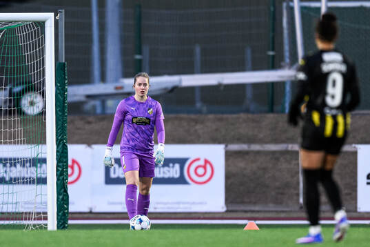 Goalkeeper Fanney Birkisdottir of Häcken