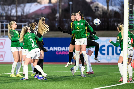 Emma Östlund of Häcken scores the 0-2 goal