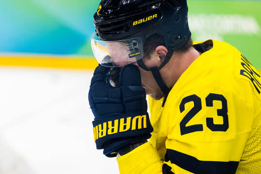 Lucas Raymond of Sweden looks dejected