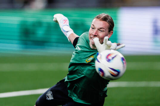 Goalkeeper Melina Loeck of Hammarby