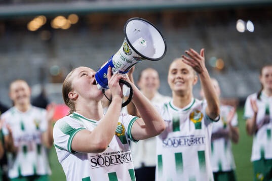 Mathilde Janzen of Hammarby celebrates