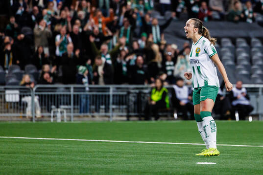 Athinna Persson Lundgren of Hammarby elebrates