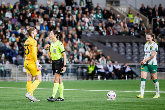 Goalkeeper Julia Woźniak of Sporting Clube de Portugal and