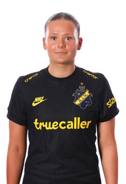 s Ellie Junetoft