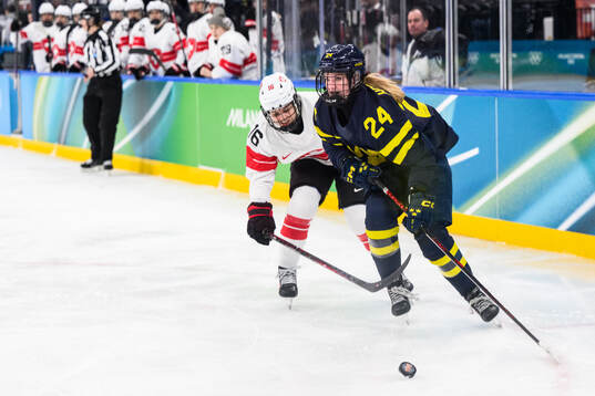 Nicole Vallario of Switzerland and Ebba Hedqvist of Sweden