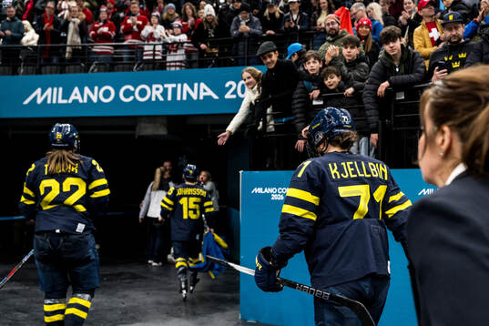 Hanna Thuvik, Lisa Johansson and Anna Kjellbin of Sweden