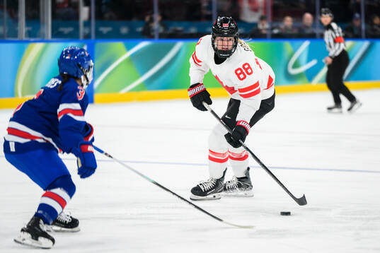 Julia Gosling of Canada in the women's ice hockey final