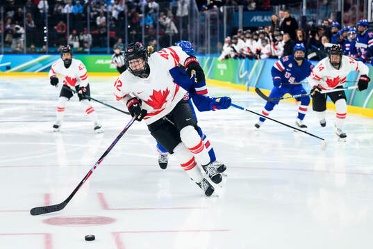 Claire Thompson of Canada in the women's ice hockey final