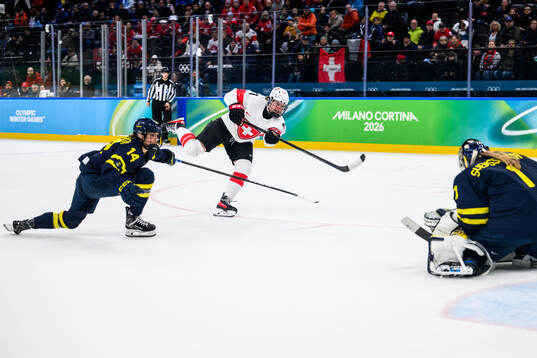 Ida Karlsson of Sweden and Laura Zimmermann of Switzerland