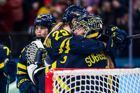 Thea Johansson and goaltender Ebba Svensson Träff of