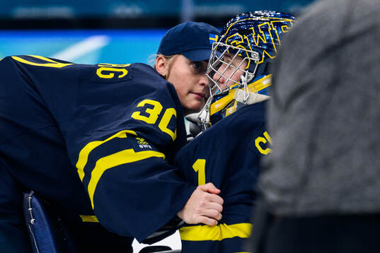 goaltender Emma Söderberg and goaltender Ebba Svensson