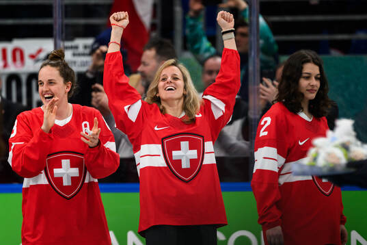 Kaleigh Quennec, Lara Stalder and Annic Buchi of