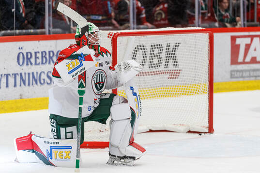 Frölundas målvakt Lars Johansson deppar