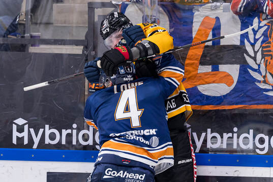 Växjös Keegan Lowe och Luleås Markus Nurmi