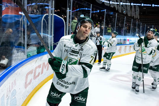 Färjestads Viktor Lodin jublar
