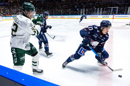 Färjestads Lucas Forsell, Linköpings Adam Hofbauer och