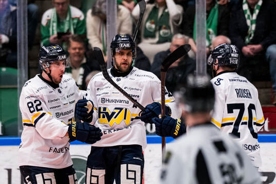 HV71s Joona Luoto, Lukas Rousek jublar
